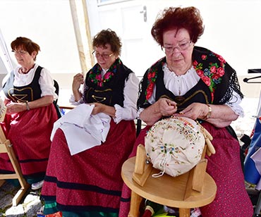 Saalfelder Zunftmarkt Frauen